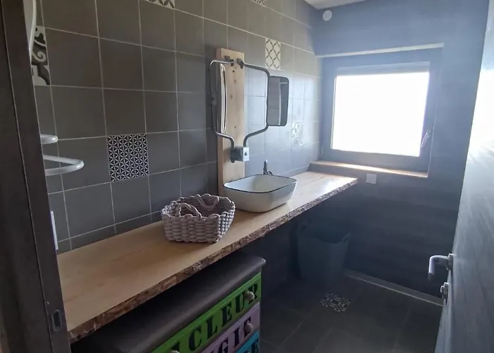 Mechanical Cottage, Old Cars And Bikes 公寓 *